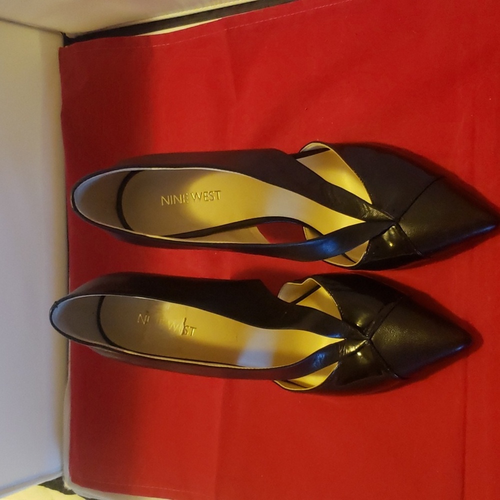 Nine West black leather and patient leather heels 8m